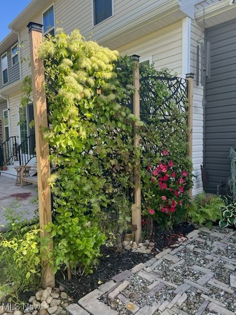 Towns/Cedar Crest - Residential