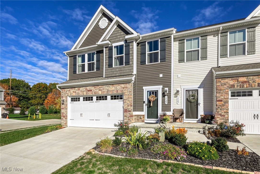 Towns/Cedar Crest - Residential