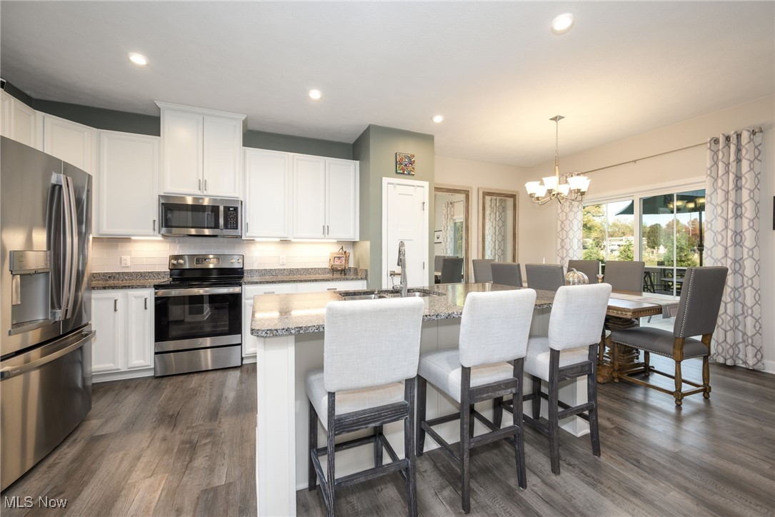 Towns/Cedar Crest - Residential