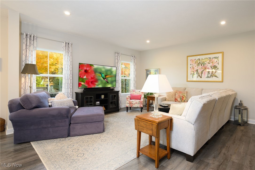 Towns/Cedar Crest - Residential