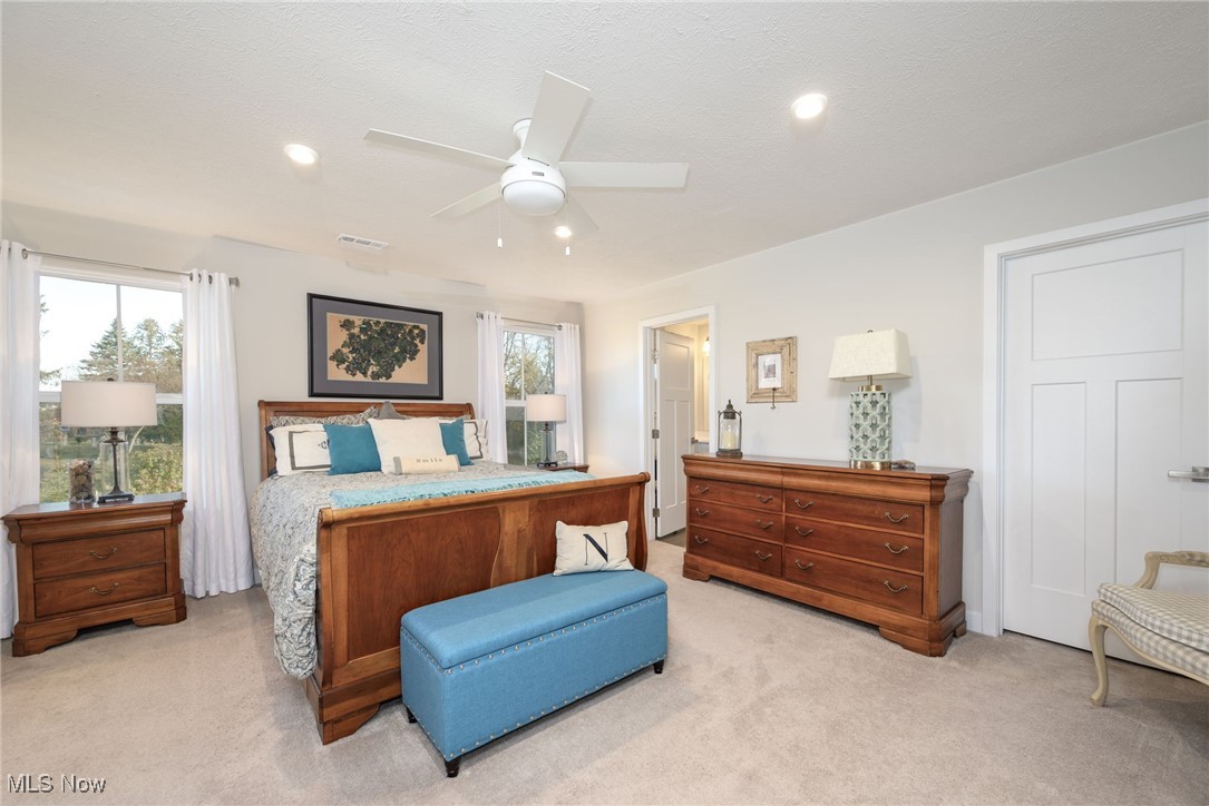 Towns/Cedar Crest - Residential