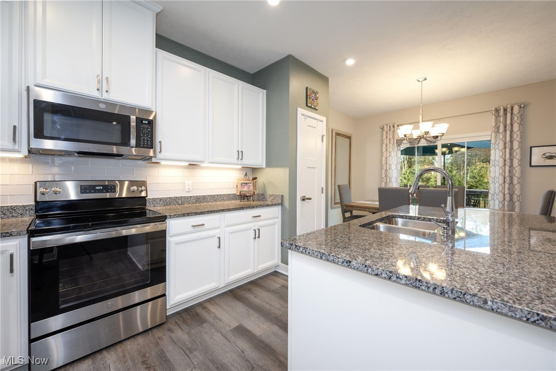 Towns/Cedar Crest - Residential