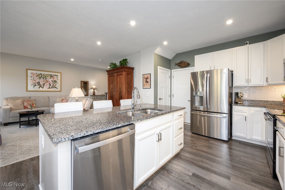 Towns/Cedar Crest - Residential