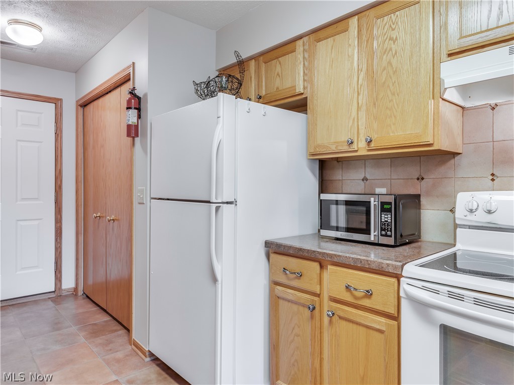 Buckingham Gate Condo Ph V - Residential