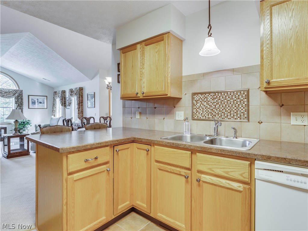 Buckingham Gate Condo Ph V - Residential