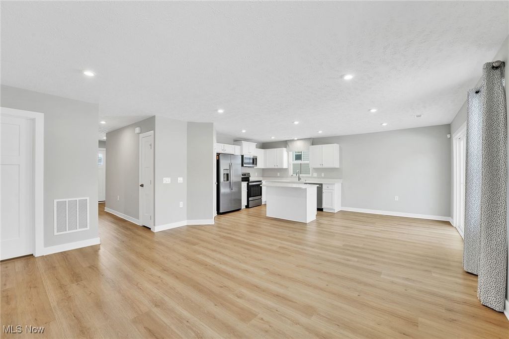 Photo of 113 W Spring Drive, Elyria, OH 44035 (MLS # 5179858)