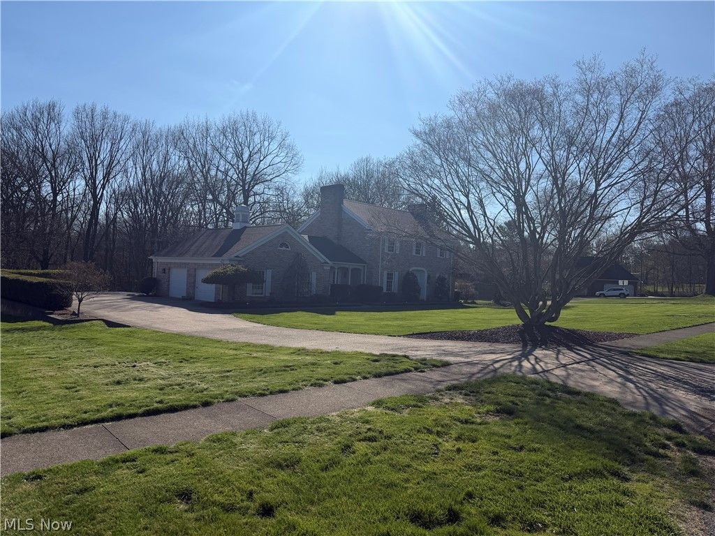 Photo of 1135 Forsyth Place, East Liverpool, OH 43920 (MLS # 5200051)