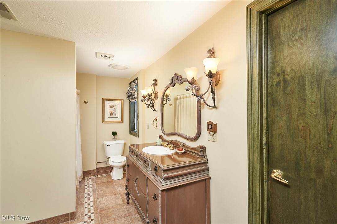 Bath, Ohio 44333, United States, 5 Bedrooms Bedrooms, ,7 BathroomsBathrooms,Residential,Active,118423