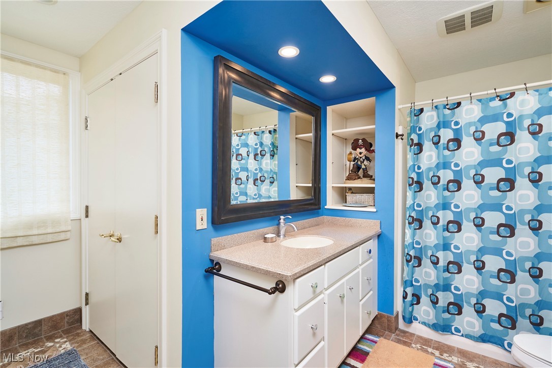 Bath, Ohio 44333, United States, 5 Bedrooms Bedrooms, ,7 BathroomsBathrooms,Residential,Active,118423