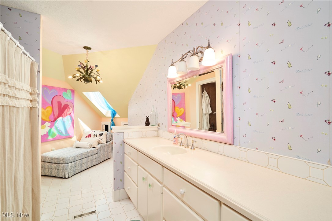 Bath, Ohio 44333, United States, 5 Bedrooms Bedrooms, ,7 BathroomsBathrooms,Residential,Active,118423