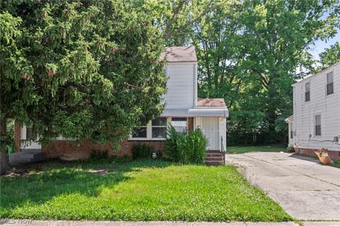 Tiny photo for 1469 E 250th Street, Euclid, OH 44117 (MLS # 5238858)