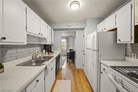 Tiny photo for 2115 Presidential Parkway #4, Twinsburg, OH 44087 (MLS # 5185878)