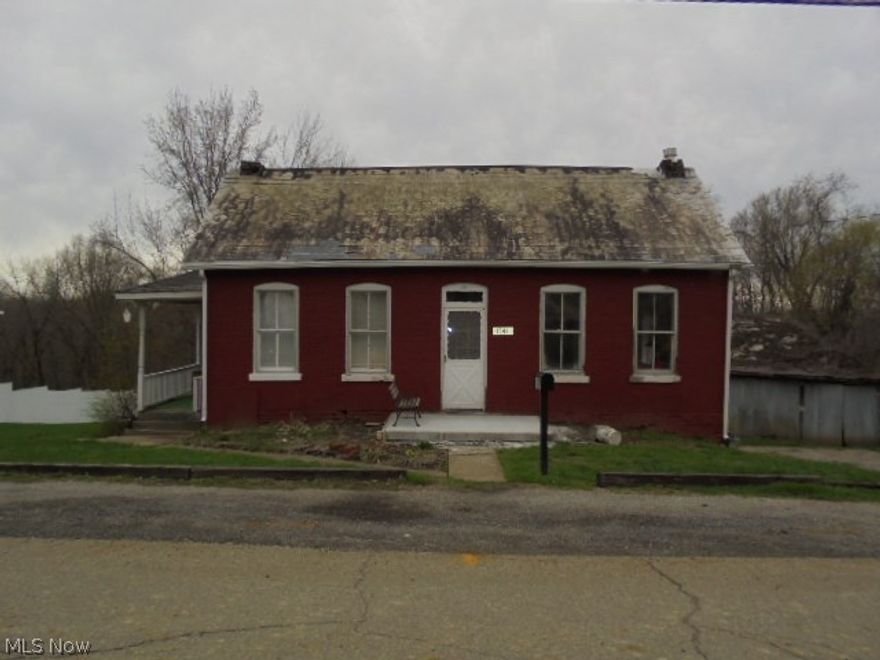 Some newer flooring
Nice price for investors
Seller selling as is