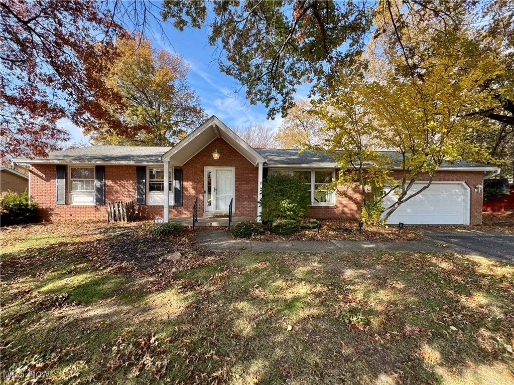 Photo of 515 Oneida Avenue NW, Canton, OH 44708 (MLS # 5170202)