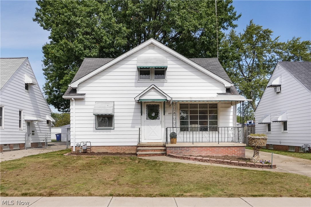 Very clean and newly renovated 3 bedroom cape in Old Brooklyn! Updated features include a brand new kitchen with stainless steel appliances, fresh paint, new carpet and an added finished rec area in the basement. This home has a great backyard perfect for entertaining! Schedule your showing today!