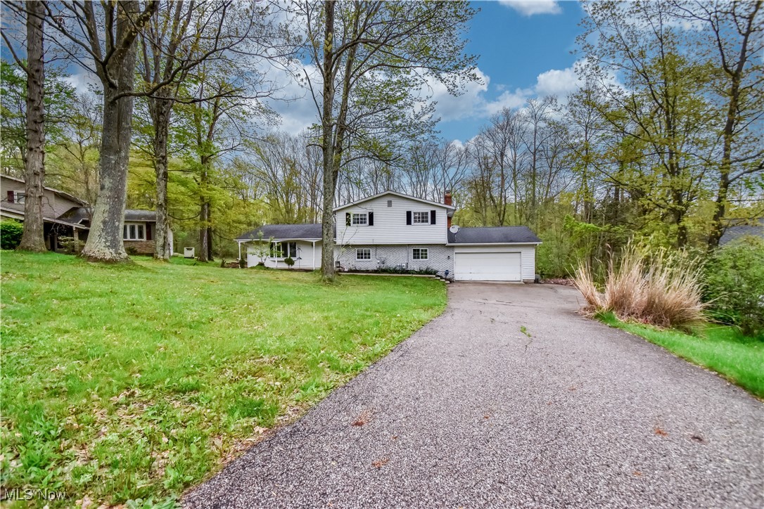 11235 Kimmeridge Trail, Newbury, Ohio image 1