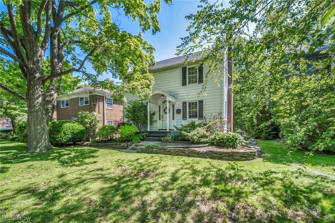 137 N Rose Boulevard
