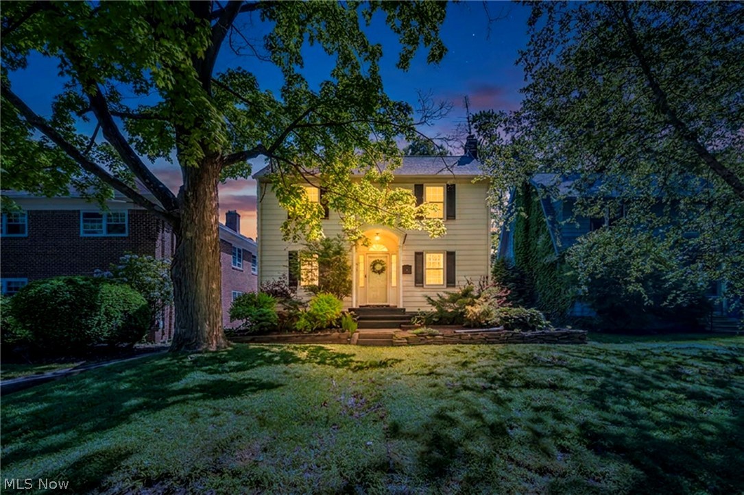 137 N Rose Boulevard