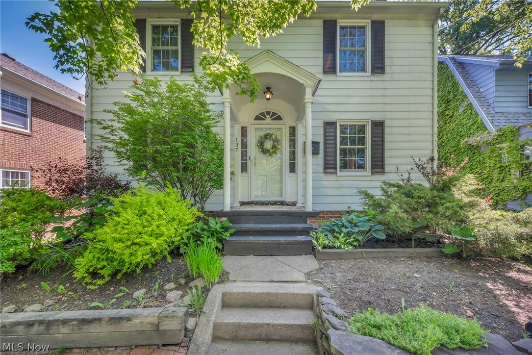 137 N Rose Boulevard