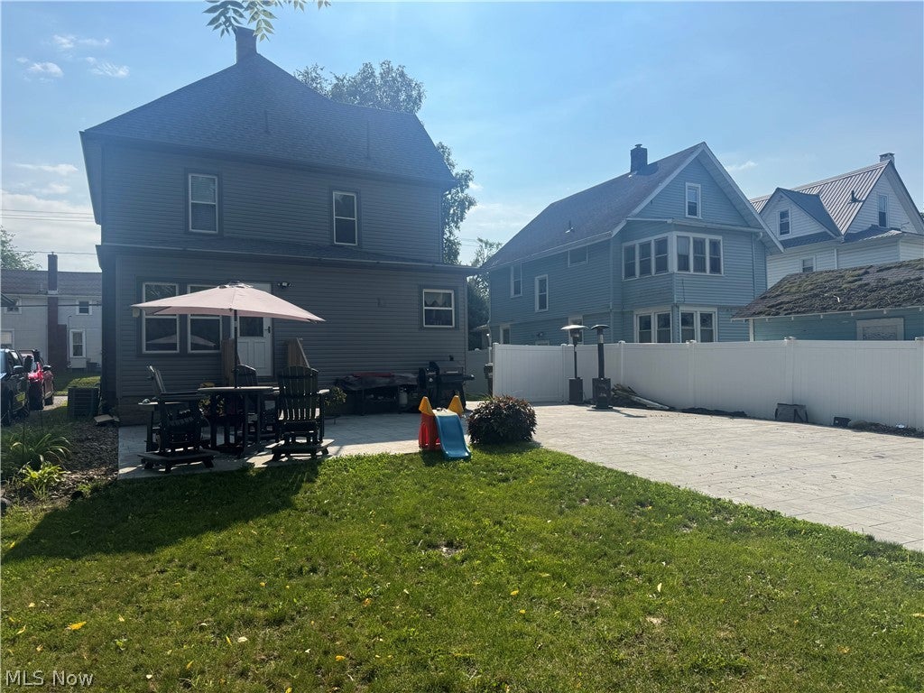 219 N Elm Street