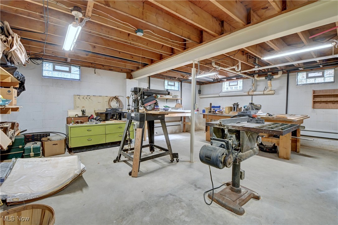 Em & R Myers 1 - Residential