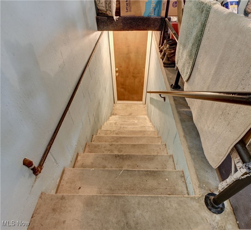 Em & R Myers 1 - Residential