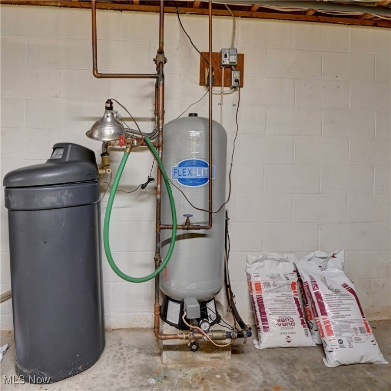 Em & R Myers 1 - Residential