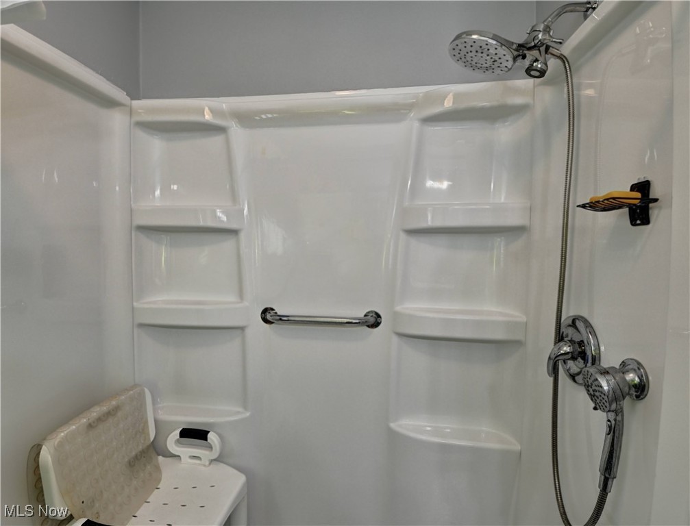 Em & R Myers 1 - Residential