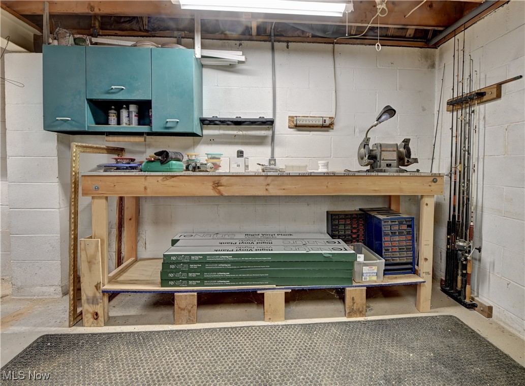 Em & R Myers 1 - Residential