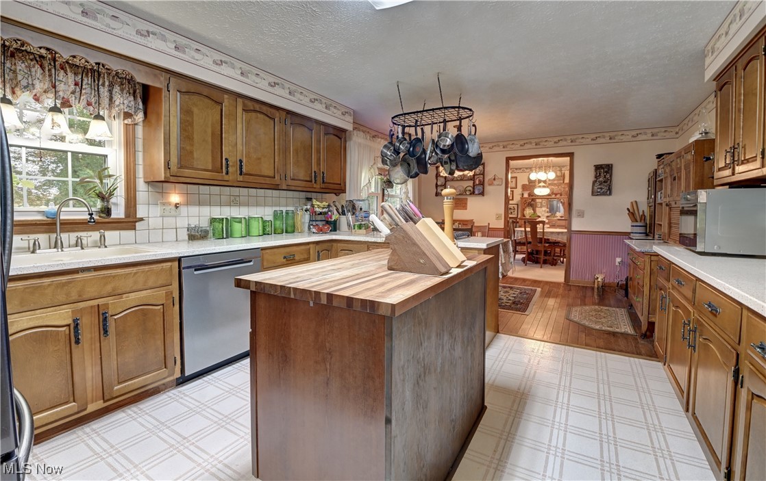 Em & R Myers 1 - Residential