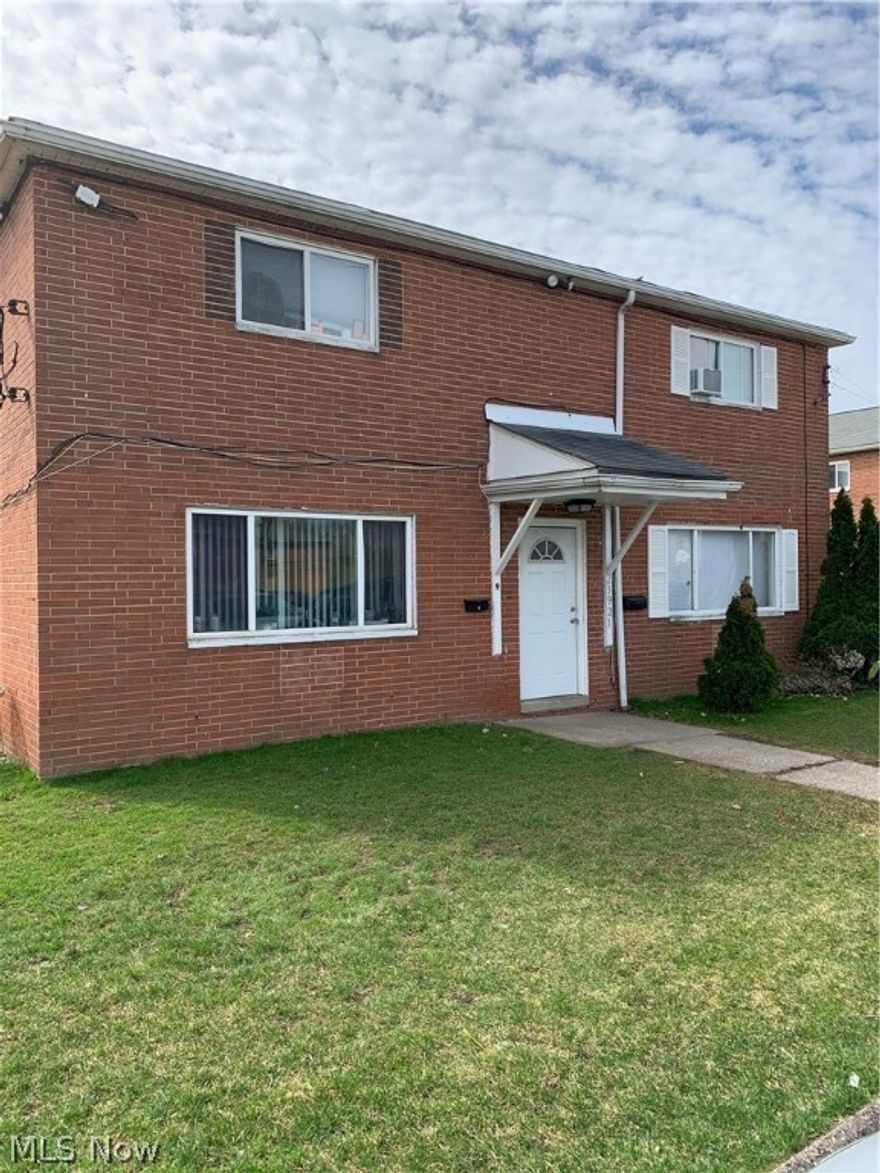 What an Opportunity!  2 Bdrm, 1.5 Bath 1116 Sq Ft Brick Townhome with Living Rm, Kitchen, 1st Floor Laundry, Central Air & More!  Great Buy for Investor or Owner Occupant.