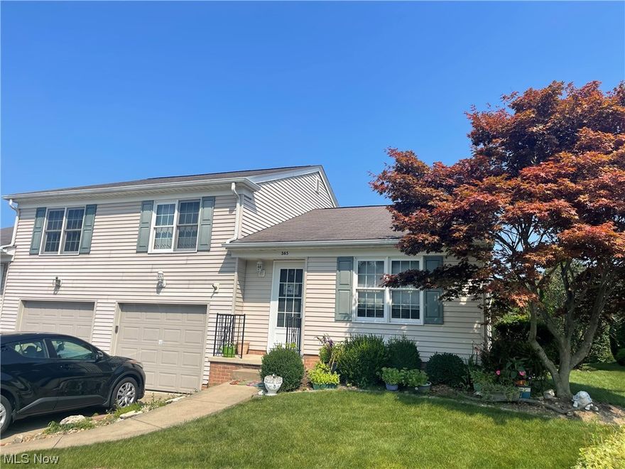 Golden Opportunity in Lighthouse Bluffs: Unleash Your Creativity! Embrace the potential of this charming property in Lighthouse Bluffs -a Handyman's special that invites your creative touch. With two bedrooms and two full baths, this home offers a spacious living area, sunroom, and a delightful patio.Situated in a cozy cluster home community near the Mazurkas Public Boat ramp, it's a paradise for water enthusiasts. Lakeside's gates, shops, restaurants, and entertainment are conveniently close, offering a vibrant lifestyle.
Enjoy the perks of a low HOA, covering your lawn care needs. This canvas of possibilities lets you customize and transform it to your taste. Capitalize on its prime location and make this residence a personalized haven. Turn this hidden gem into a masterpiece, reflecting your unique vision. Embrace DIY spirit, seize this opportunity, and shape this home in Lighthouse Bluffs into your dream abode!