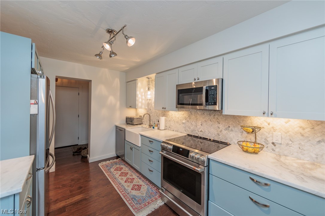 Meridian Condo - Residential