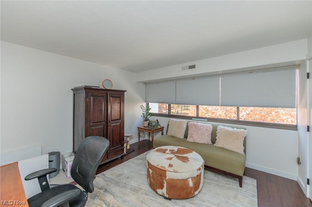 Meridian Condo - Residential