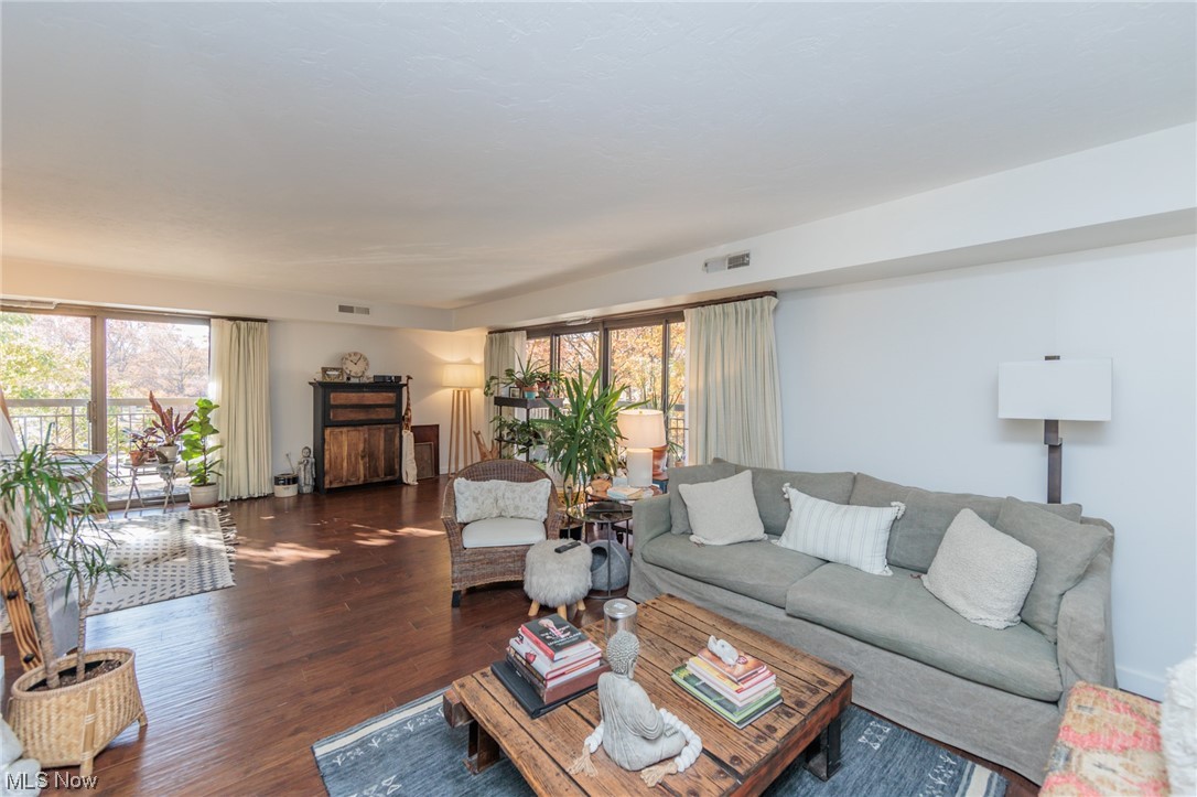 Meridian Condo - Residential