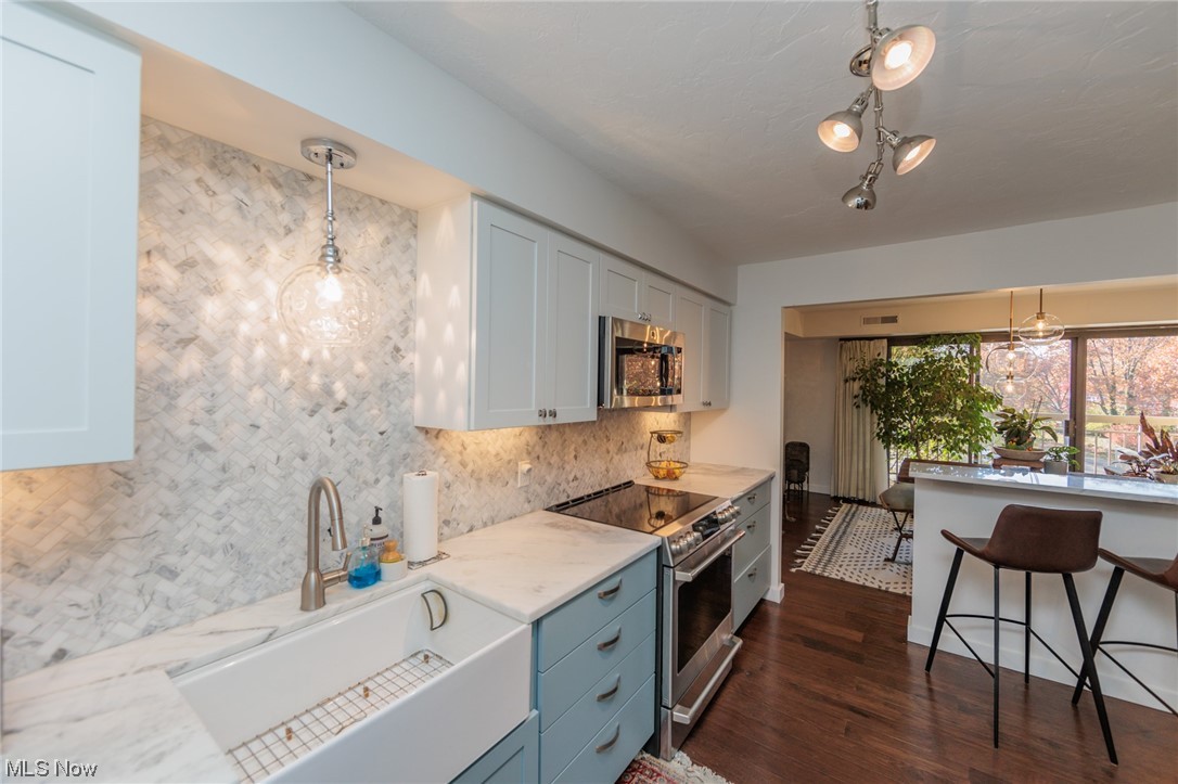 Meridian Condo - Residential