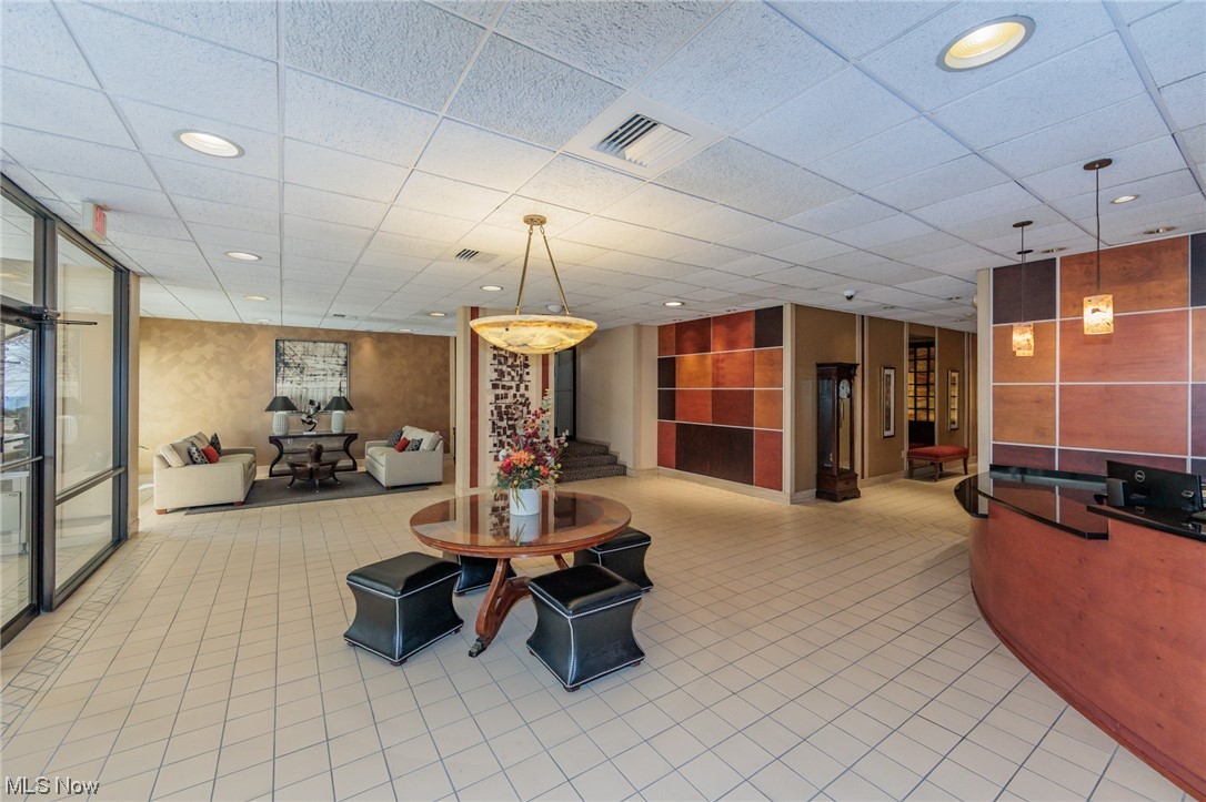 Meridian Condo - Residential