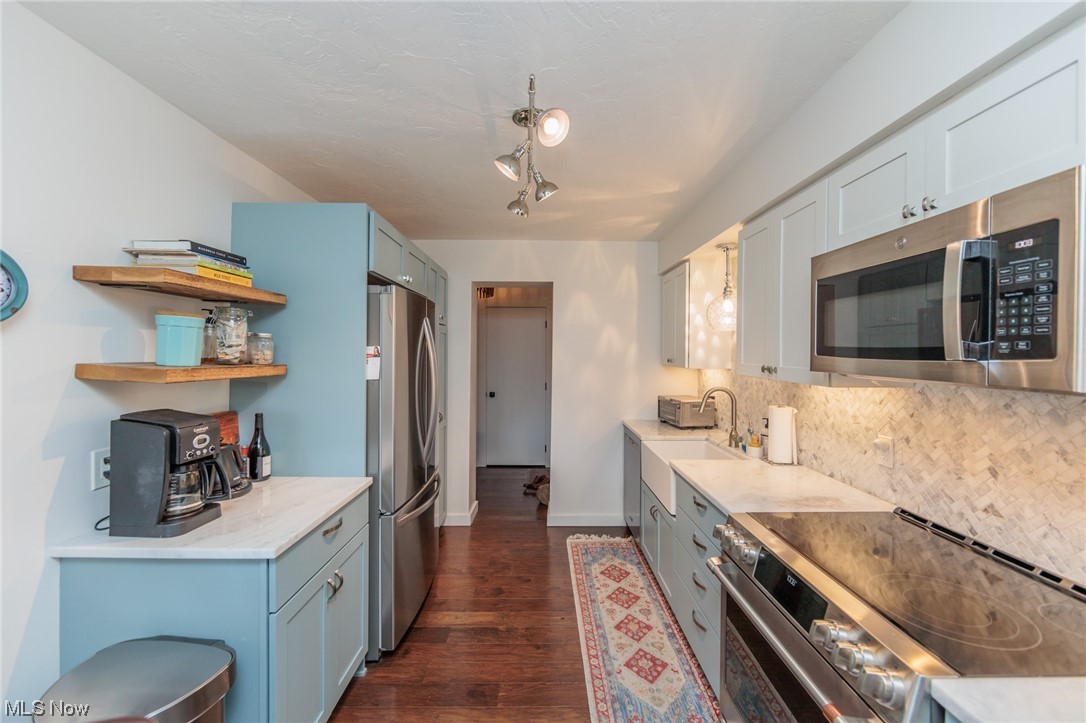 Meridian Condo - Residential