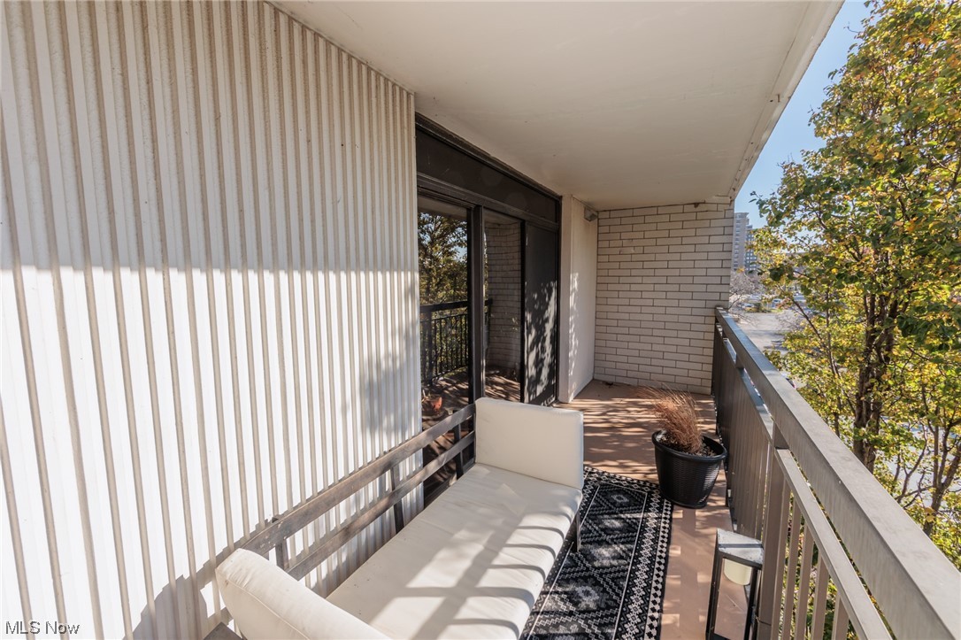 Meridian Condo - Residential