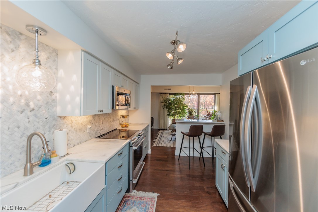 Meridian Condo - Residential