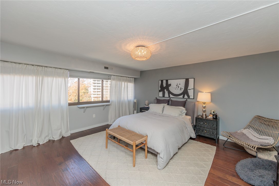 Meridian Condo - Residential