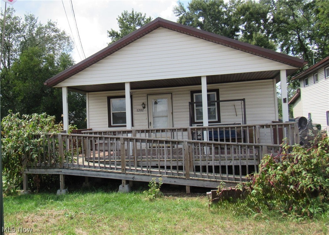 1202 N Uhrich Street