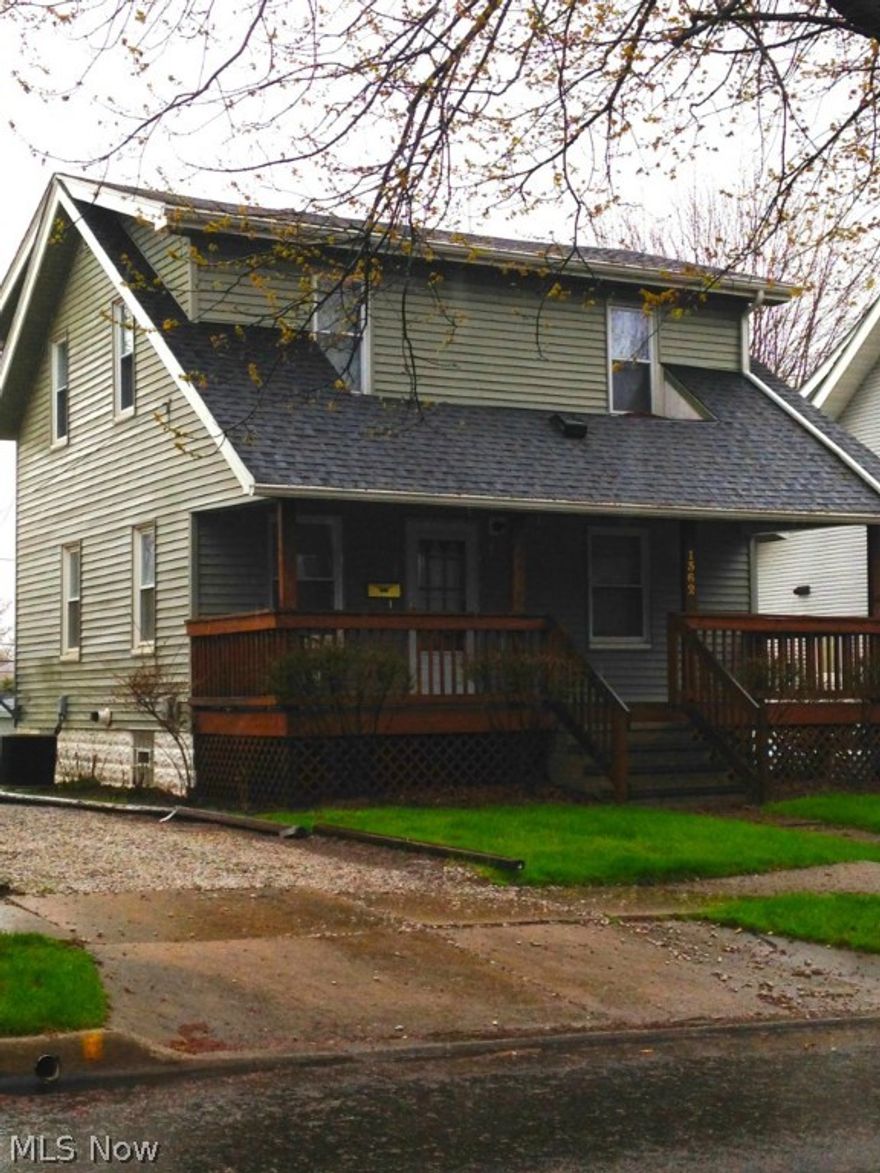 Charming colonial for rent in Firestone Park! Clean, bright and sunny home with lots of natural woodwork. Eat in kitchen,
formal dining room, decorative fireplace, updated bathroom. Great front porch to enjoy this summer! Full basement, detached
garage. Dont miss it! $35 application fee.  We run credit, criminal and eviction history.  No Section 8.