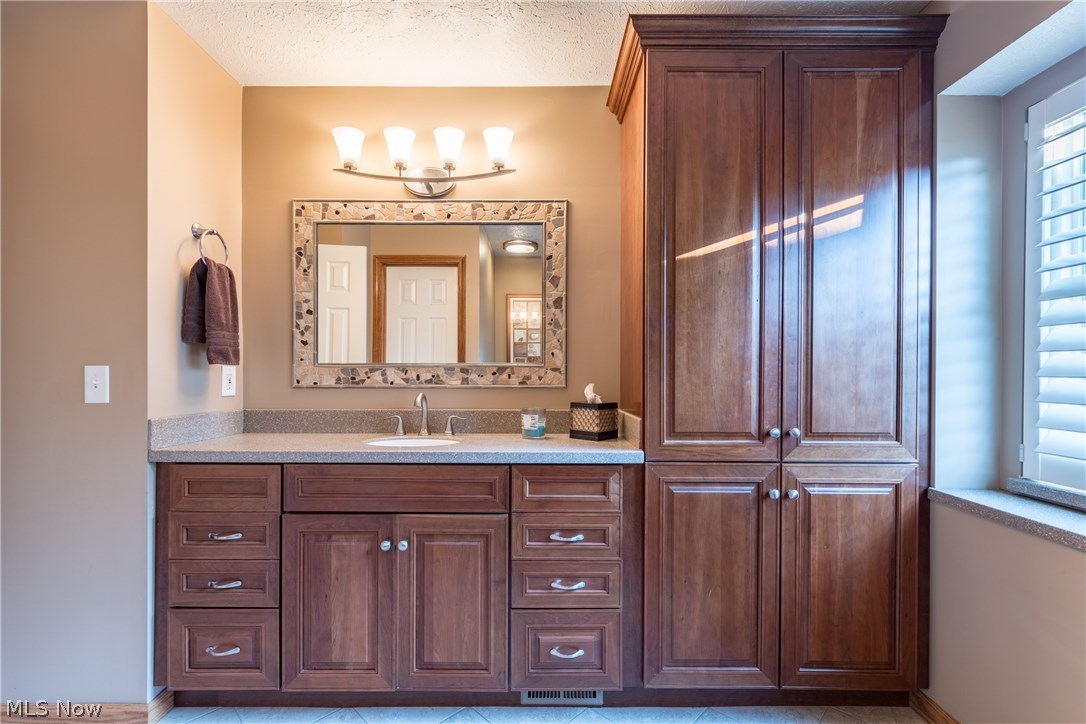 Yachtsmans Cove - Residential