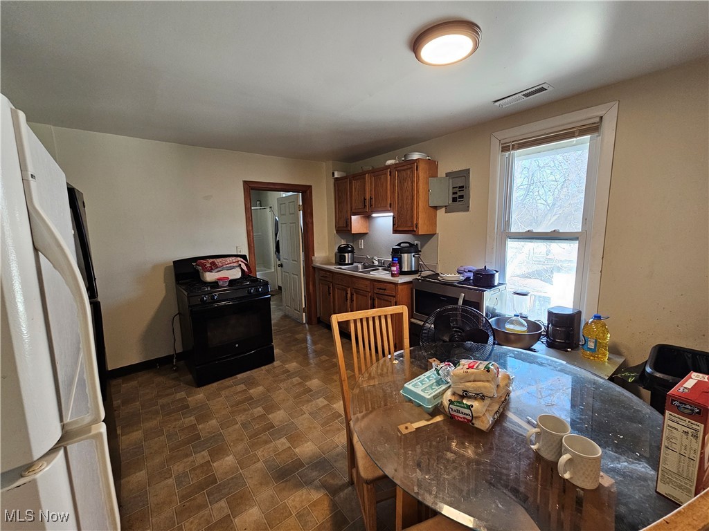 Leonard G Fosters Sub - Residential Income