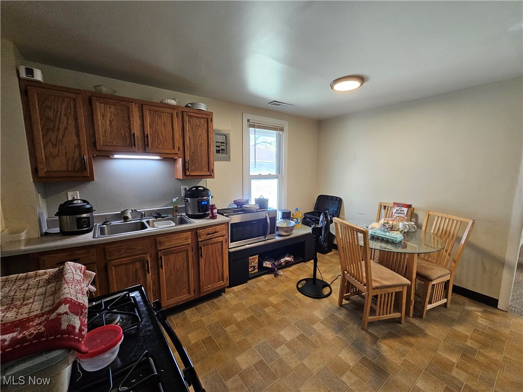 Leonard G Fosters Sub - Residential Income