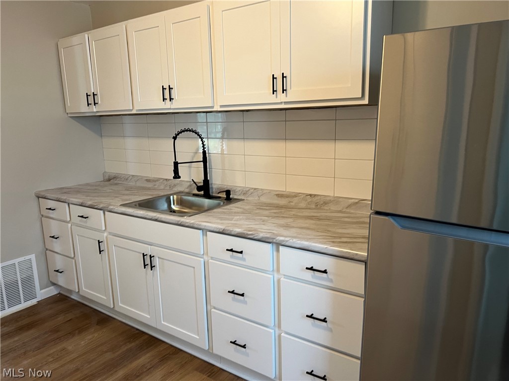 Modern Land Cos Mayfield/Belv - Residential Lease