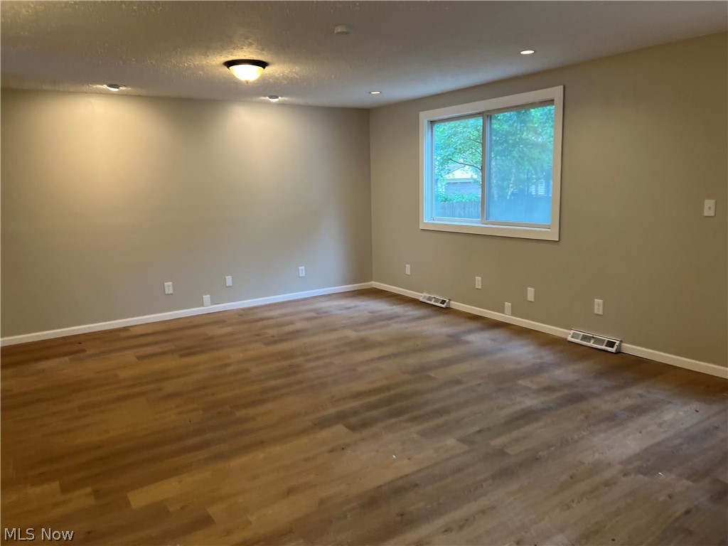 Modern Land Cos Mayfield/Belv - Residential Lease