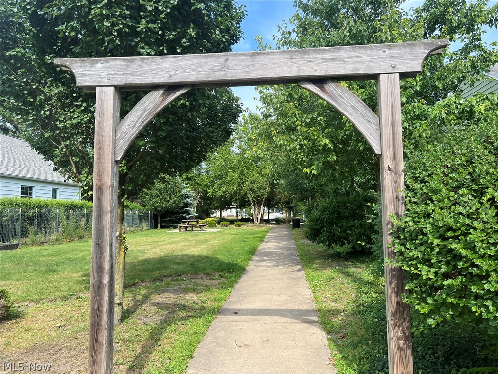 Modern Land Cos Mayfield/Belv - Residential Lease