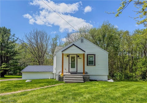 Homes For Sale - 4465 Eastland Avenue<br/> Louisville, OH 44641
